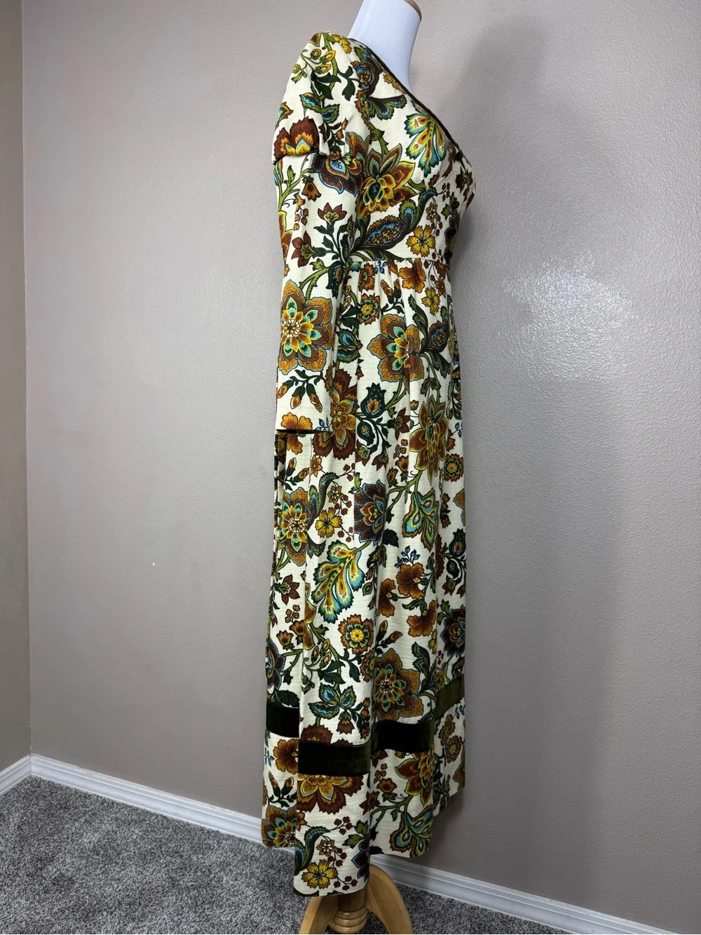 California Charmer 60’s Regency Tapestry Fabric Prairie Dress J